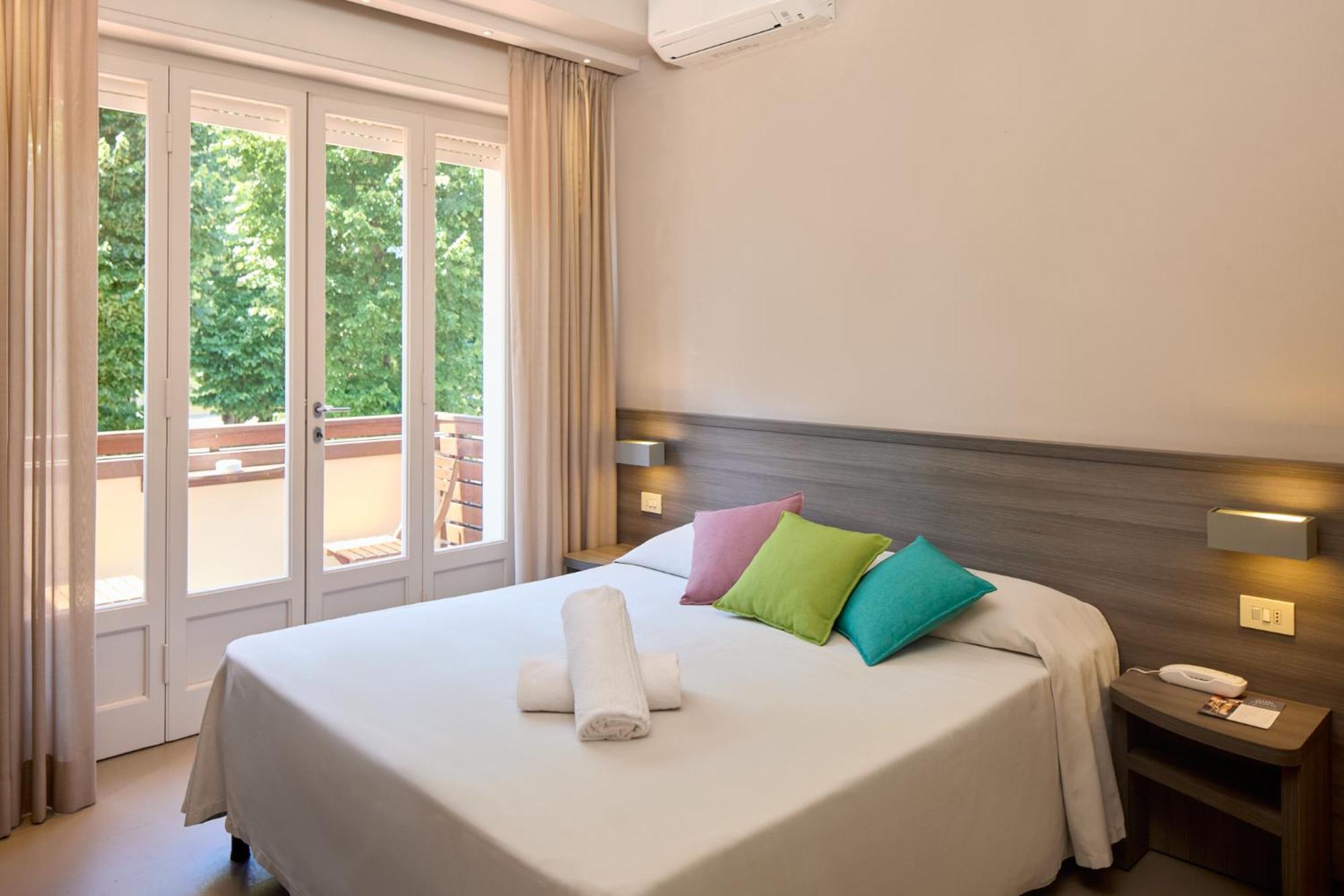 Crystal Hotel 3*